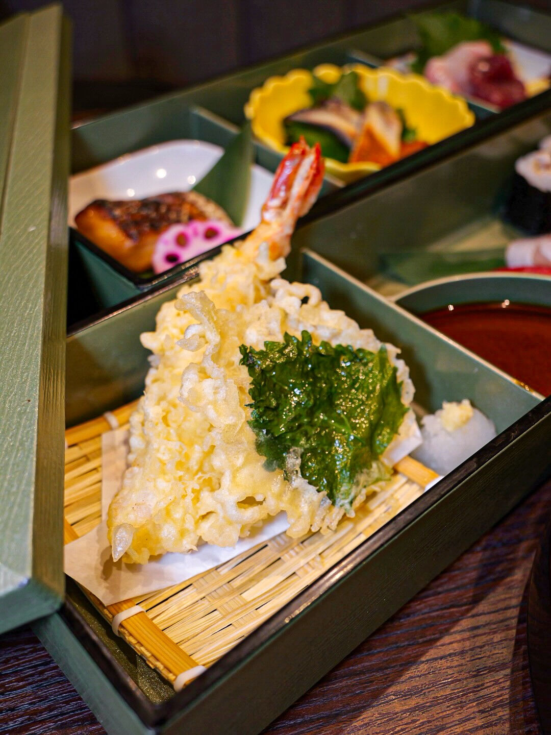 【京橋で、ゆっくり食事を楽しめる場所へ】