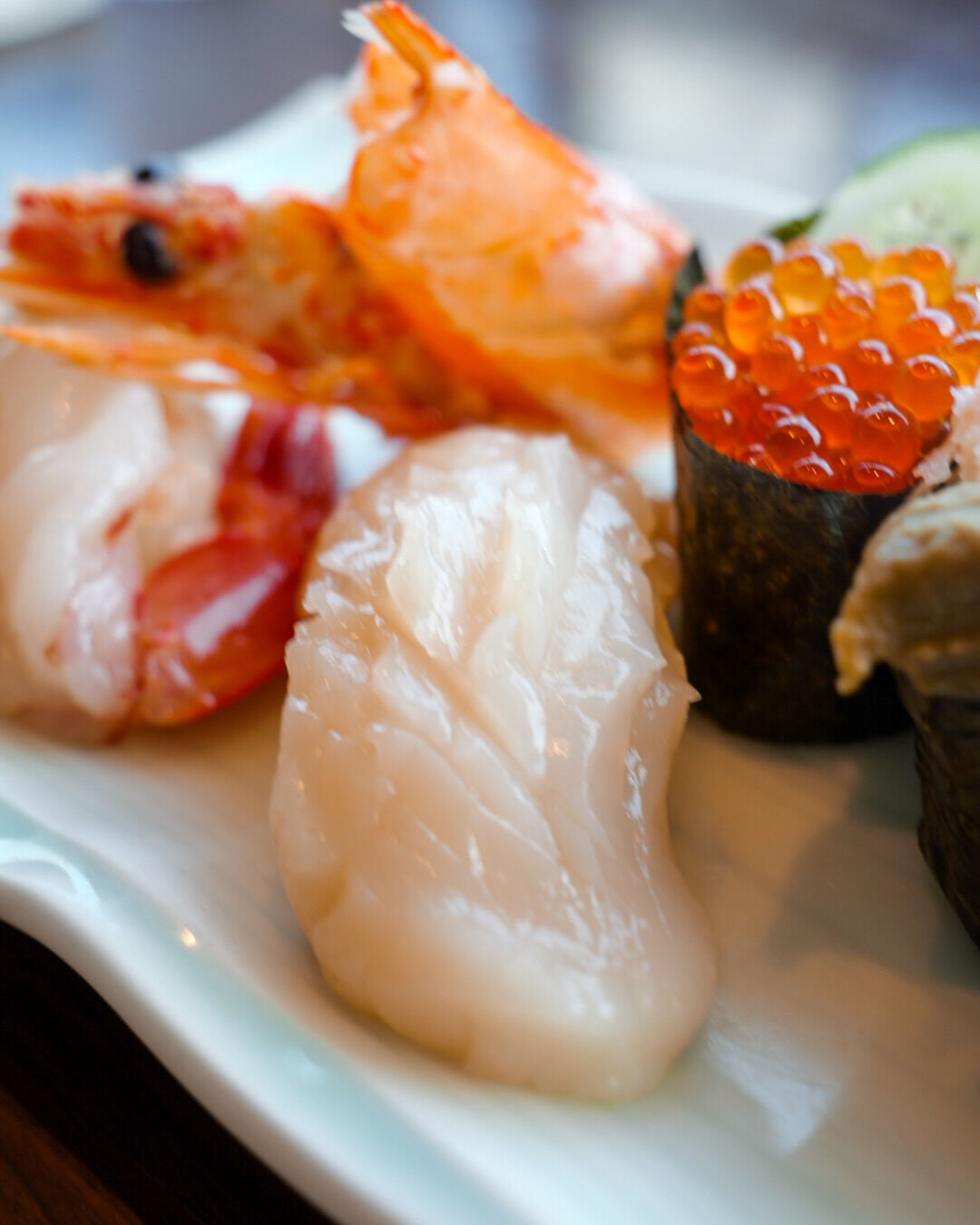 【今日のランチは、《流れてくる回転寿し仁 京橋店》】