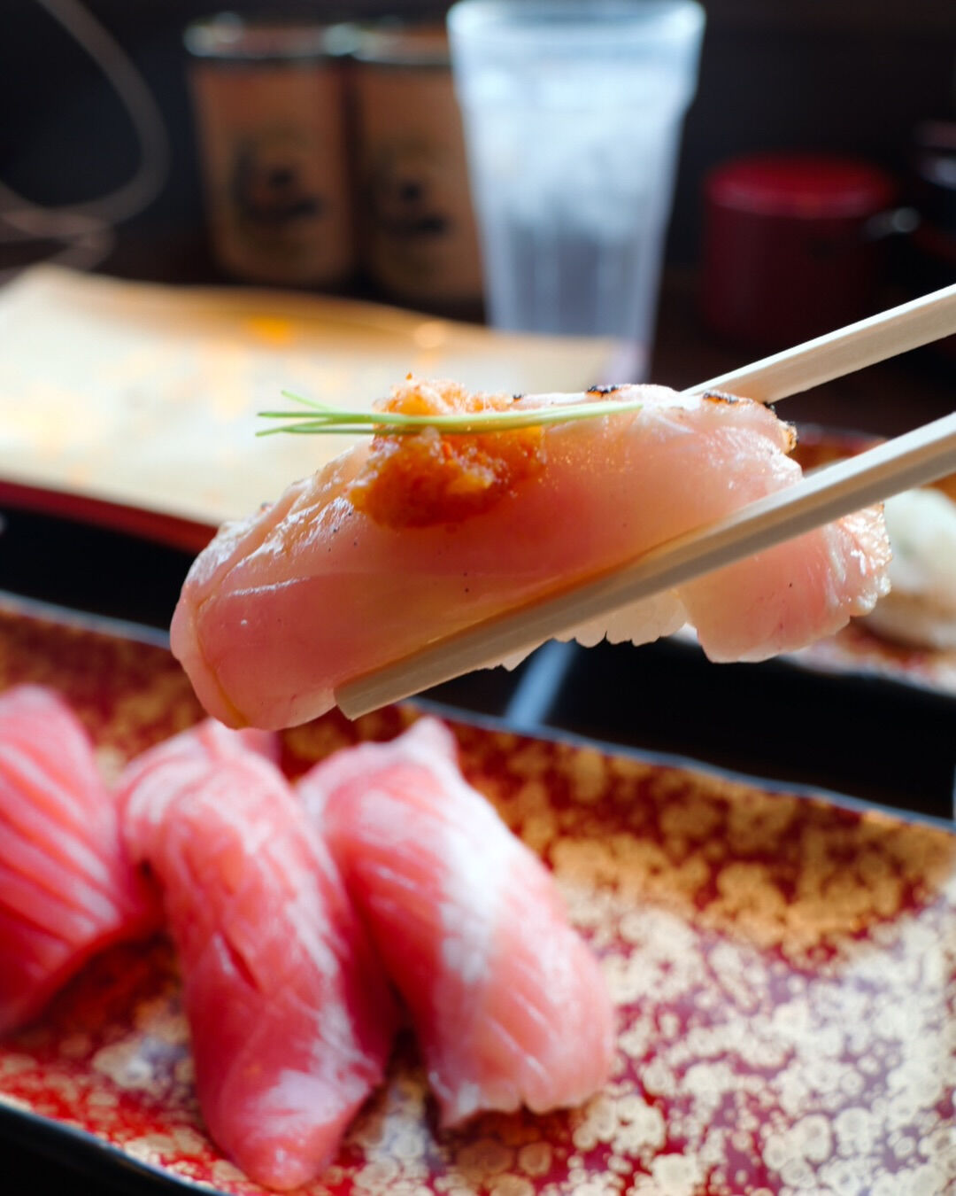 【今日のランチは、《流れてくる回転寿し仁 京橋店》】