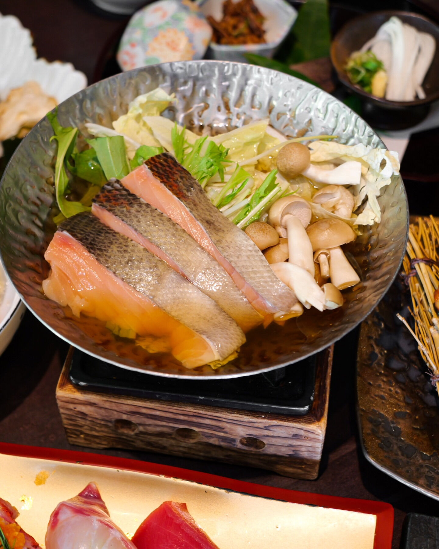 【今日のランチは、《流れてくる回転寿し仁 京橋店》】