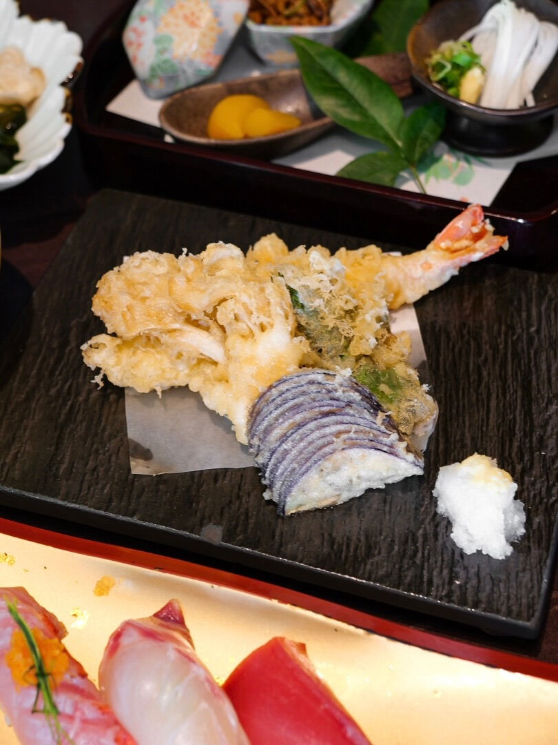【京橋で、ゆっくり食事を楽しめる場所へ】