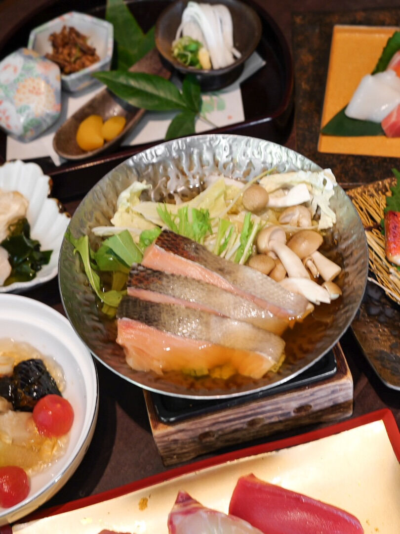 【京橋で、ゆっくり食事を楽しめる場所へ】